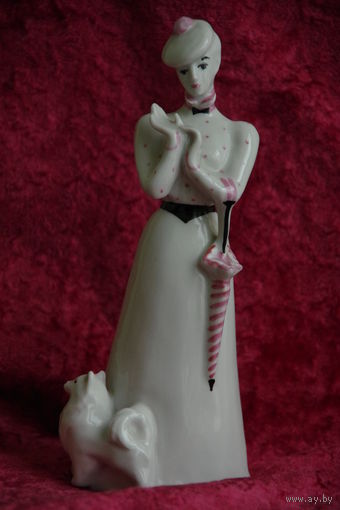 Статуэтка фарфоровая " Дама с собачкой "  ( Дулево )  21,5 см   целая