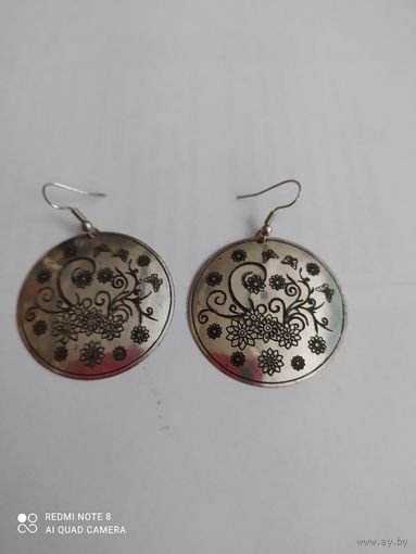Серёжки. Металлические с гравировкой.