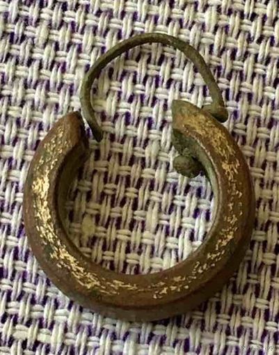 Старинная серьга.
