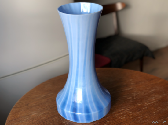 Ваза цветное стекло 41см Красный май