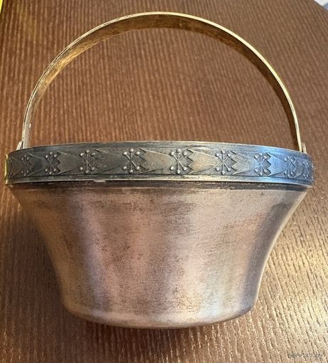 Сахарница СССР . Серебро 916 проба .   Вес 192 грамма