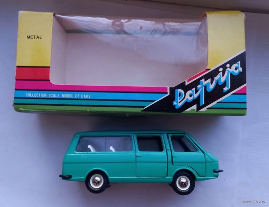 Модель Коллекционная СССР в масштабе 1:43.Раф.С коробкой