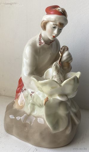 Статуэтка фарфор ИВАН-ЦАРЕВИЧ (ЦАРЕВНА ЛЯГУШКА).Минский ФФЗ