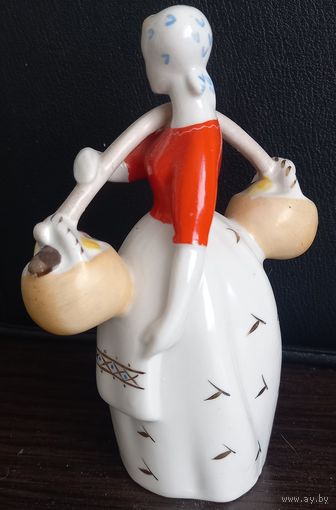 Девушка с коромыслом ( девушка с грибами )