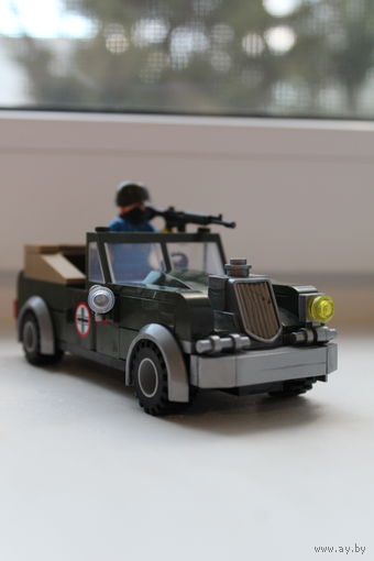 ENLI LEGO НЕМЕЦКИЙ АВТОМОБИЛЬ потерялась одна фара передняя не критично