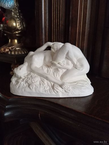 - Статуэтка НЮ ГРАЦИЯ