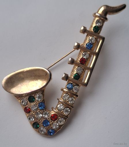 Брошь. Саксофон. Цветные кристаллы