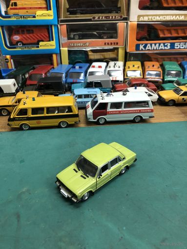 ВАЗ-2106 в салатовом цвете фирмы Autobahn. Масштаб 1/43. 12 февраля в четверг вечером продолжаем вечера в зеленых тонах и оттенках