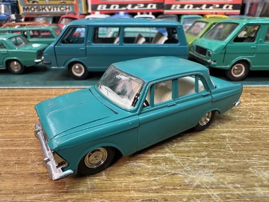 Москвич 412 цвет бирюза. Вечер четверга в зеленых, и не только, тонах. Ставим будильник на 22-00 и пополняем свои саратовские собрания!