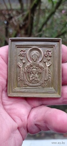 МЕДНОЛИТАЯ ИКОНА БОЖЬЯ МАТЕРЬ РЕДКИЙ СЮЖЕТ . Распродажа Коллекции !!! .Экспресс  Аукцион  с рубля без МПЦ и прочего  .Много лотов в продаже .