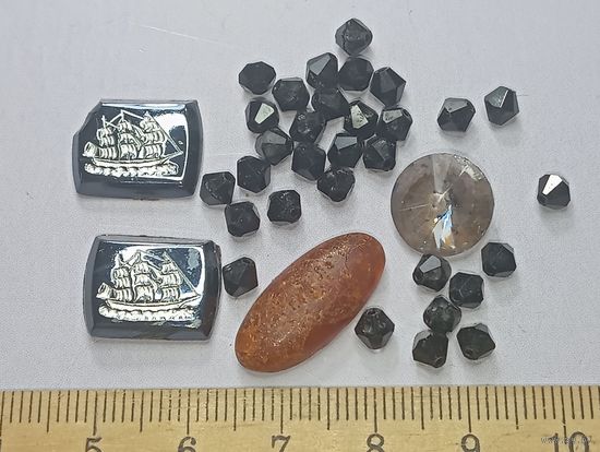 Янтарь кораблики и другие камушки . С рубля