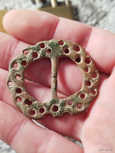 Интересная старинная пряжка