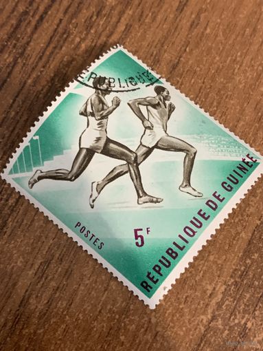 Гвинея 1963. Бег. Марка из серии