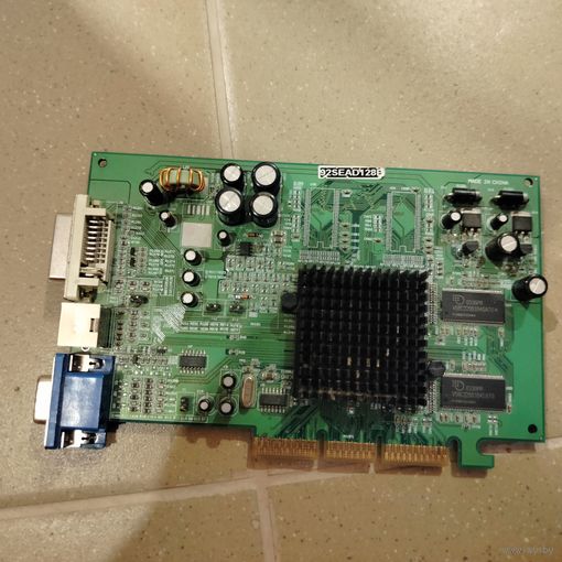 Видеокарта AGP 4x AIB 92SEAD128B ATI RADEON 9200 в коллекцию