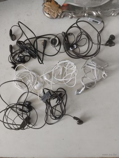 Наушники для телефона.