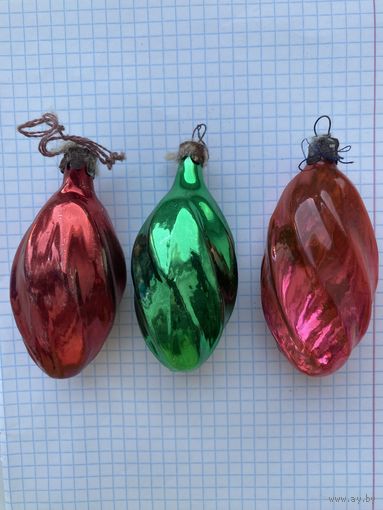 Лот елочных игрушек.