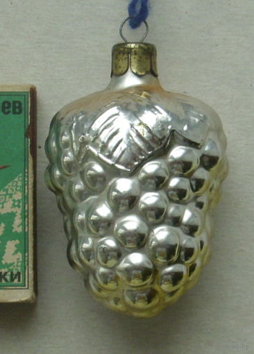 Ёлочная игрушка. Виноград. И-50.