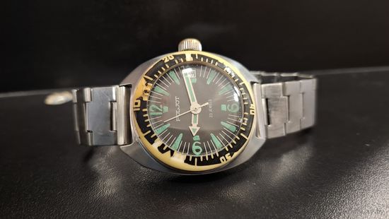 С 1 рубля 5 дней! Редкие часы Poljot Полет Амфибия автоподзавод 23 камня. Сталь. Идут. Точность не проверял. Без репассажа. Состояние на фото.