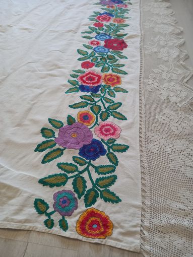 Простыня вышитая старинная