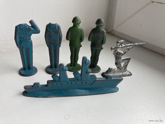 Безбашенный командир подводной лодки и экипаж