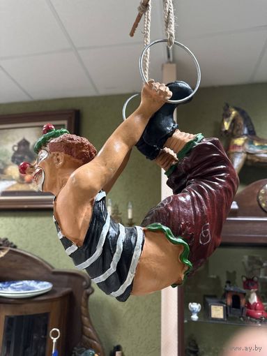Коллекционная подвесная фигура Клоун акробат на кольцах