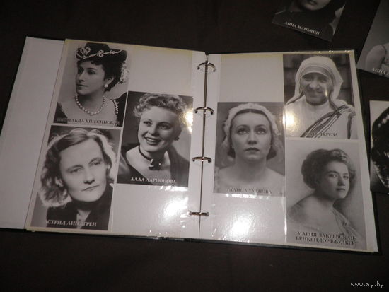 Альбом для фотографий.История в женских портретах.12 листов,62 фотографии.С рубля.