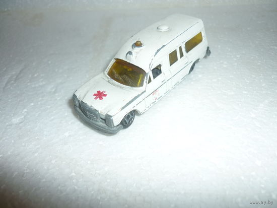 Модель машинки. Mercedes-Benz Ambulance . Norev. Made in France. 1:66