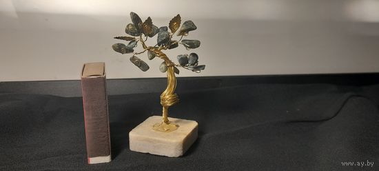 Статуэтка дерево. Бонсай. Сделано из латунной проволоки и камня. Камень настоящий.