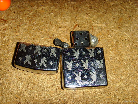 Зажигалка редкая Zippo Playboy