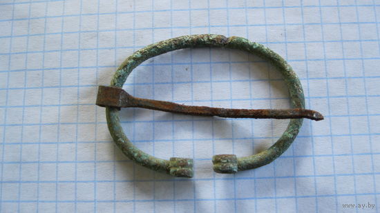 Застежка древняя (фибула). Бронза, литье.