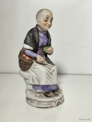 Бабушка с корзиной яблок. Бисквит. Европа