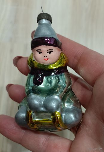 Елочные игрушки стекло, саночник, мальчик на санках толстое бутылочное стекло