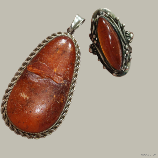 Винтажные изделия из янтаря / кольцо / подвеска