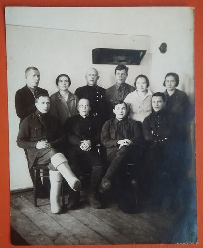 Групповое фото комсомольского актива г.Данилова. Иваново-Вознесенская обл. РСФСР. 1930-е г. 12х16 см