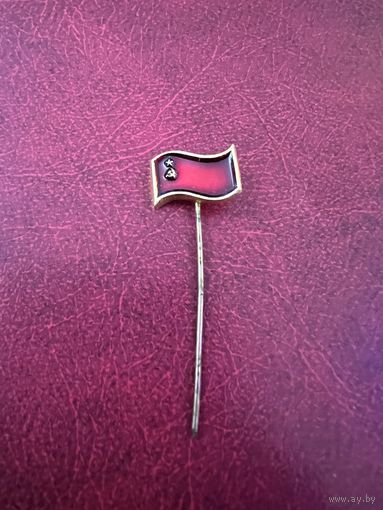 Флаг СССР на иголке