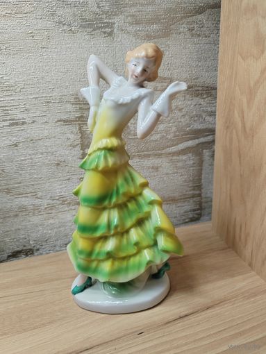 Статуэтка. Танцовщица.