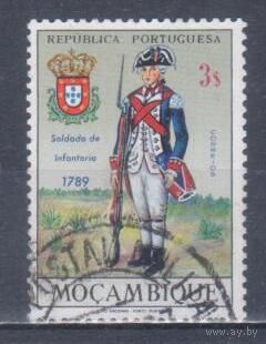 [2185] Португальский Мозамбик 1966. Армия.Униформа. Гашеная марка. 2