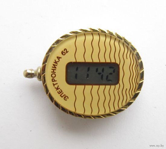Все лоты с рубля.Часы кулон Электроника 62,рабочие,позолота?