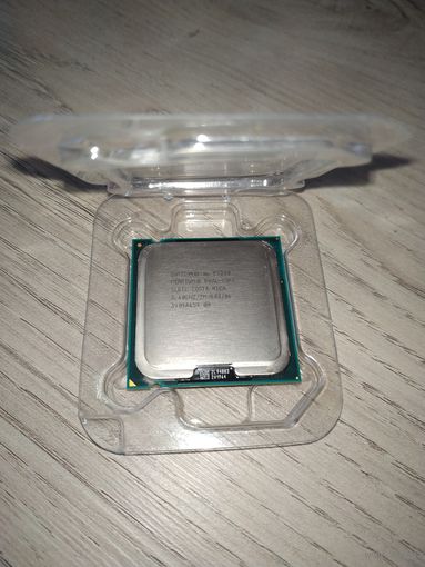 Процессор Intel E5300. Cокет LGA775, частота 2.6 ГГц, кэш 2 МБ + , техпроцесс 45 нм. Макс. тепловая мощность 65 Вт. Почта за Ваш счёт.