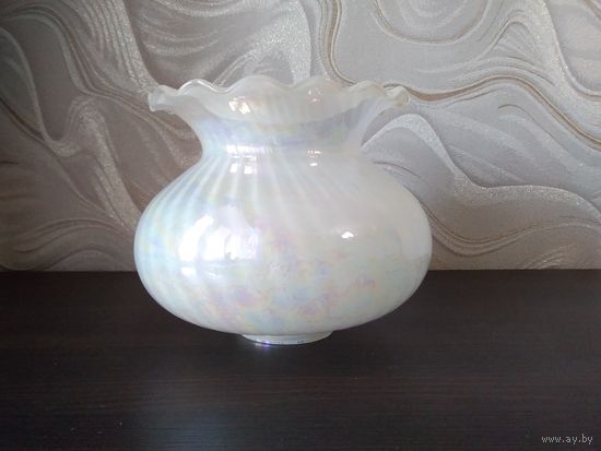 Плафон, высота 14,5см, ширина 17см,отверстие под патрон 5,3см