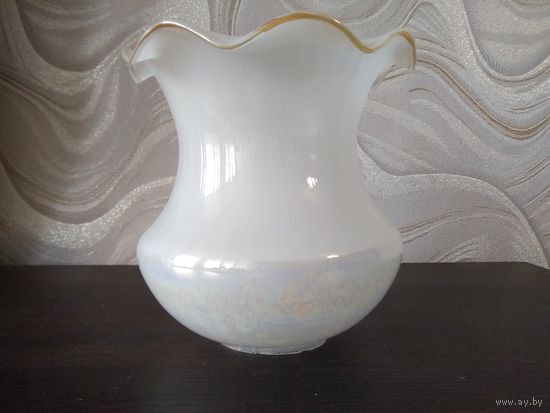 Плафон, высота 14,5см ширина 14см, отверстие под патрон 5 см