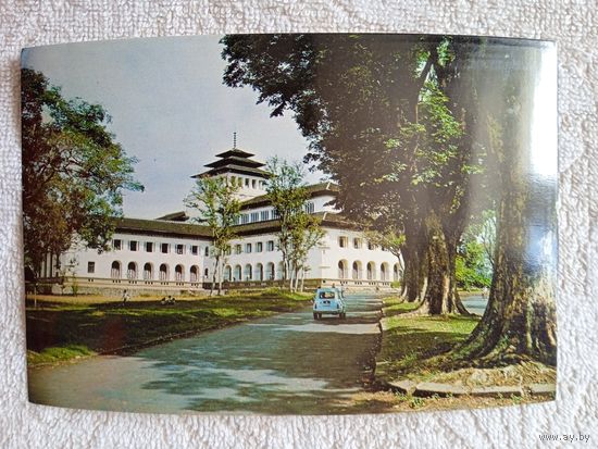 Индонезия, Ява. Муниципальное здание для провинции Западная Ява