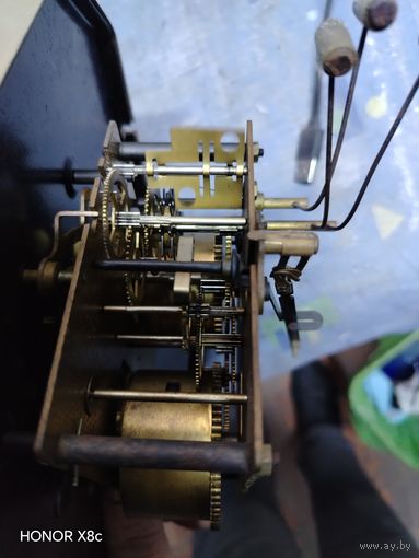 Часы янтсрь