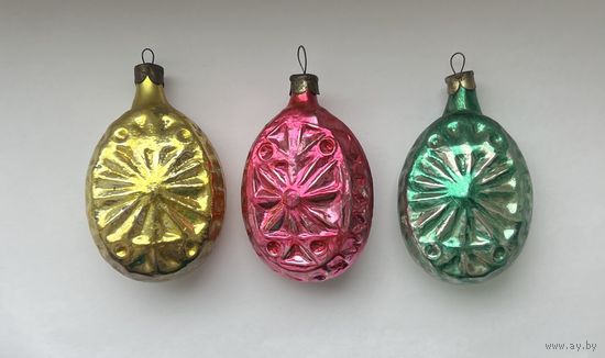 Елочные игрушки медальон снежинка СССР цена за все К.11