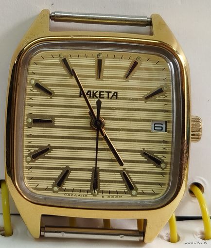 Часы "Ракета 2614" в корпусе танк