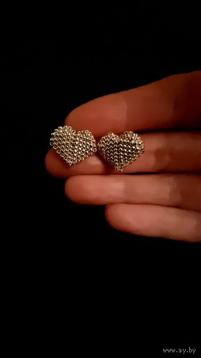 Серьги-гвоздики из японского бисера