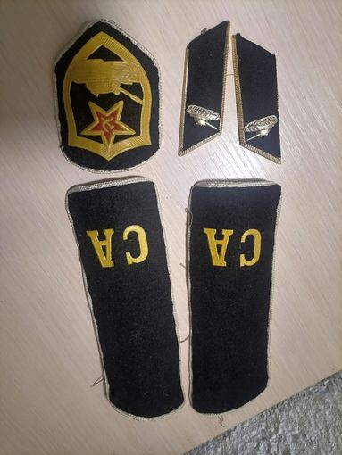 Шеврон, петлицы, погоны