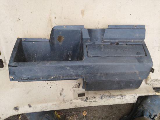 Лот 1354. Полочка под панель Volkswagen Golf 2, Jetta 2 191 857 921 (191857921). Старт с 5 рублей!