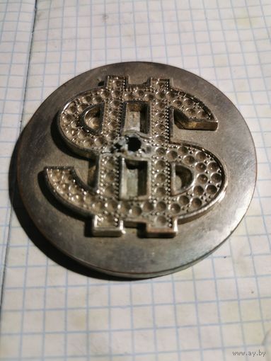 ШИЛЬДА В ВИДЕ ЗНАЧКА