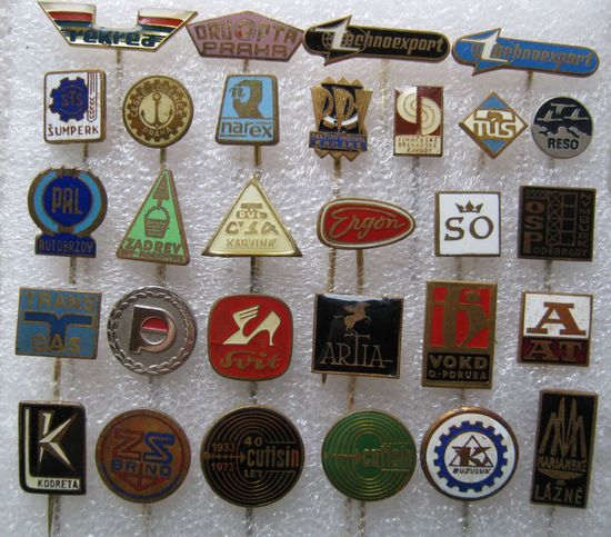 Иностранные значки на иголках, цена за 1 шт., на выбор.